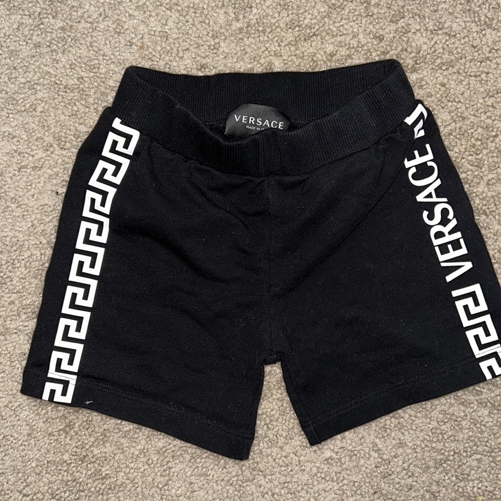 Children’s Versace shorts with greca logo